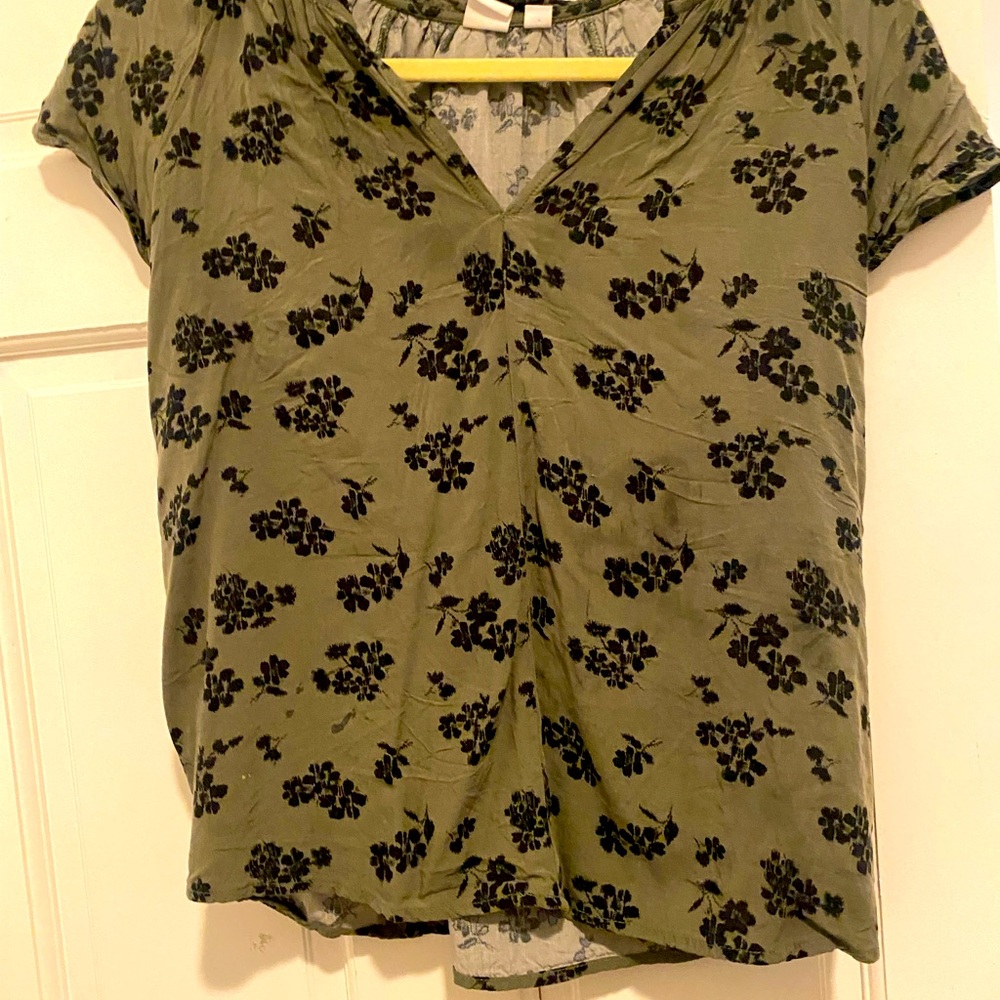 XS shirt, lightweight, like new, Gap